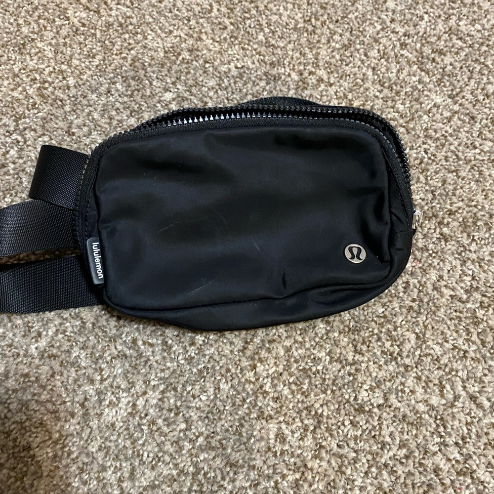Lululemon belt bag